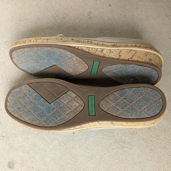 Size 7 Wide- Grasshoppers Slip On Short/Low Wedge 🌈 - Picture 4 of 4